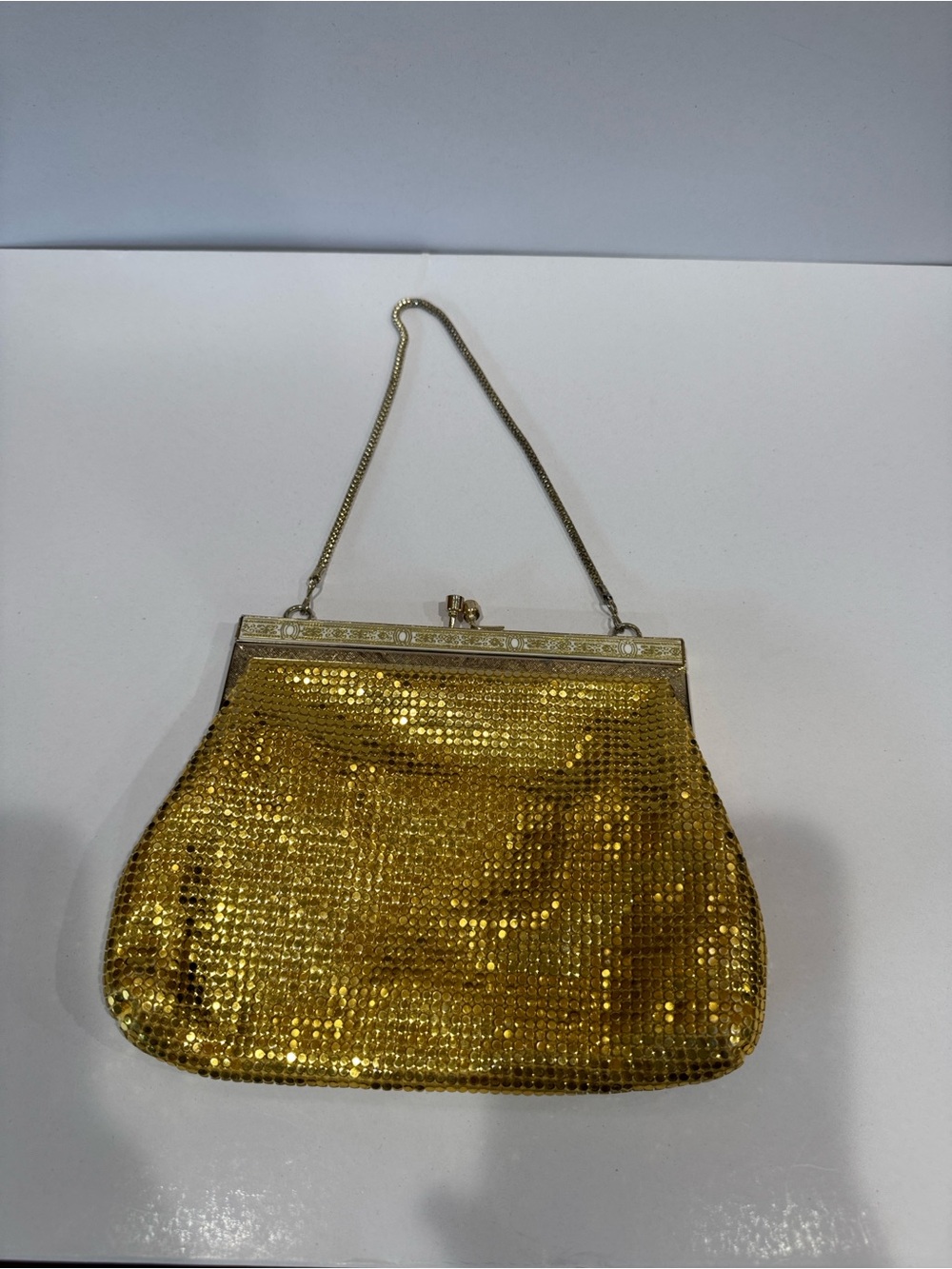 Gold Mesh Vintage Evening Handbag with Classic Chain and kiss lock Clasp